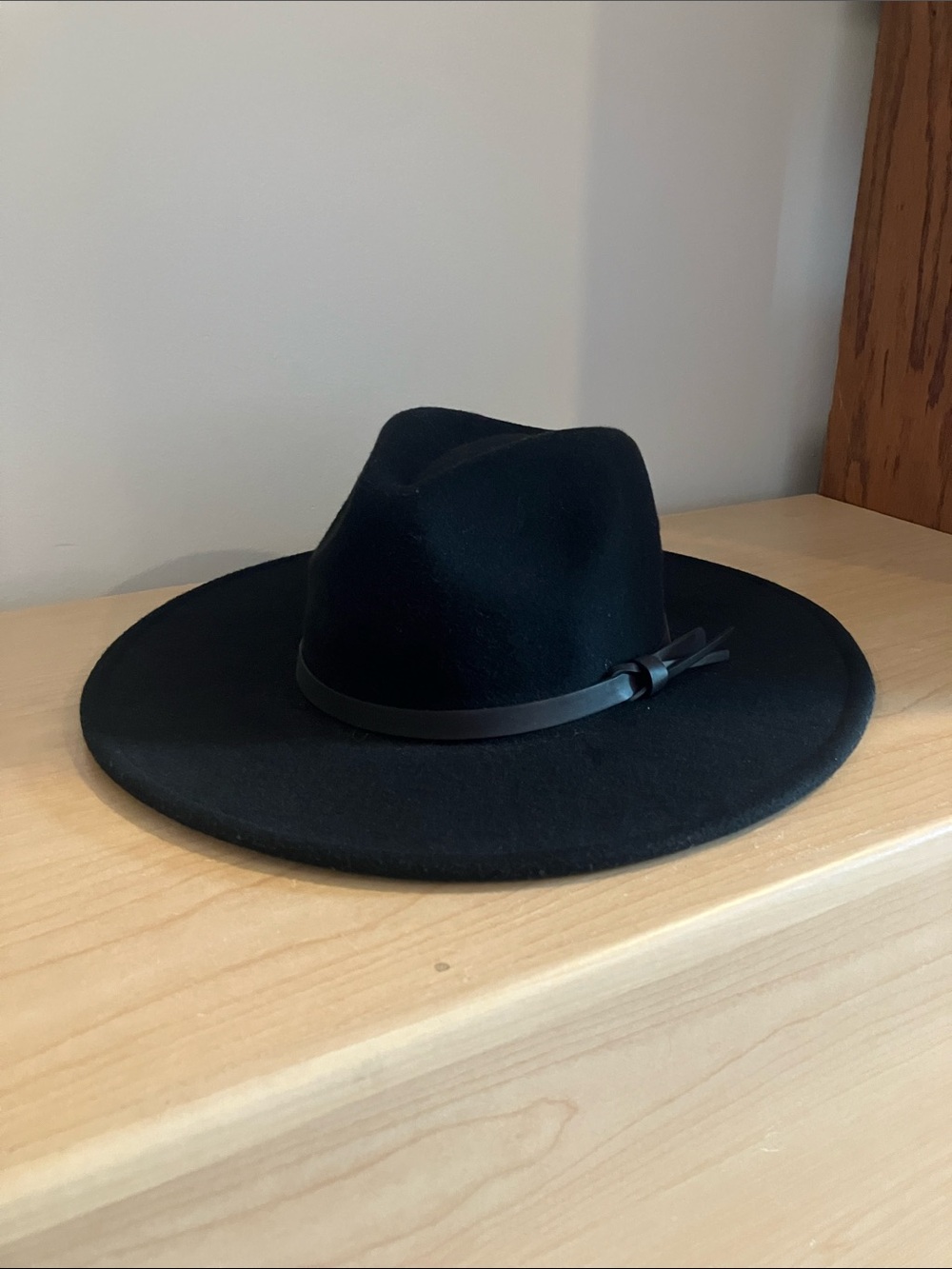 Classic Wide-Brim Felt Fedora Hat - Black